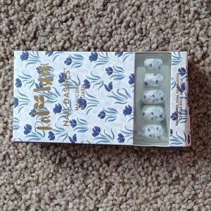 Red Aspen Nail Dashes 💅 (Kashmira's Indigo Tulips)